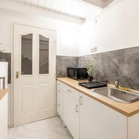 & Cozy Dream By Prestige Homes * בודפשט